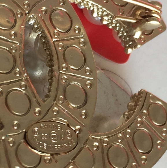 Chanel Brooch Pearls Authentic - Picture 2 of 5